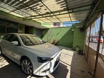 CASA EN VENTA  4 REC. EN AV PERIODISMO $3,200,000