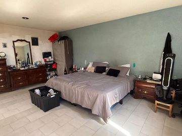 CASA EN VENTA  4 REC. EN AV PERIODISMO $3,200,000
