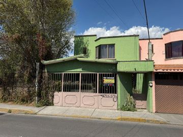 CASA EN VENTA  4 REC. EN AV PERIODISMO $3,200,000