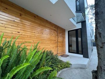 CASA EN VENTA EN SECTOR TANDA NAYÓN DE 4 DORMITORIOS QUITO ECUADOR