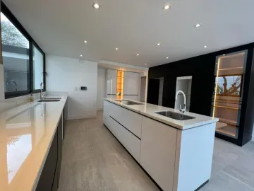 CASA EN VENTA EN SECTOR TANDA NAYÓN DE 4 DORMITORIOS QUITO ECUADOR