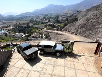 SE VENDE ESTUPENDA CASA EN PACHACAMAC *AMPLIO JARDÍN *TERRAZA *PISCINA *1.200 M2 *PRECIO DE OCASIÓN