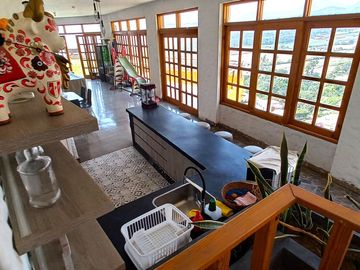 SE VENDE ESTUPENDA CASA EN PACHACAMAC *AMPLIO JARDÍN *TERRAZA *PISCINA *1.200 M2 *PRECIO DE OCASIÓN