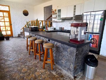 SE VENDE ESTUPENDA CASA EN PACHACAMAC *AMPLIO JARDÍN *TERRAZA *PISCINA *1.200 M2 *PRECIO DE OCASIÓN