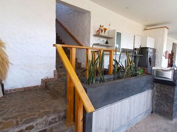 SE VENDE ESTUPENDA CASA EN PACHACAMAC *AMPLIO JARDÍN *TERRAZA *PISCINA *1.200 M2 *PRECIO DE OCASIÓN