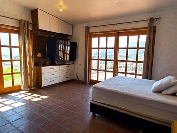 SE VENDE ESTUPENDA CASA EN PACHACAMAC *AMPLIO JARDÍN *TERRAZA *PISCINA *1.200 M2 *PRECIO DE OCASIÓN