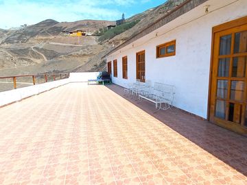 SE VENDE ESTUPENDA CASA EN PACHACAMAC *AMPLIO JARDÍN *TERRAZA *PISCINA *1.200 M2 *PRECIO DE OCASIÓN