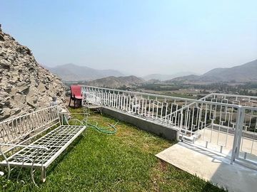 SE VENDE ESTUPENDA CASA EN PACHACAMAC *AMPLIO JARDÍN *TERRAZA *PISCINA *1.200 M2 *PRECIO DE OCASIÓN