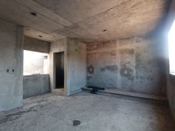 VENDO CASA EN OBRA GRIS EN ZONA PONIENTE