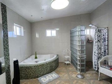 Casa en venta zona San Pedro Garza Garcia Colonial de la Sierra alberca y vista
