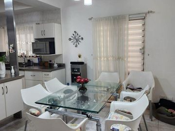 Casa en venta zona San Pedro Garza Garcia Colonial de la Sierra alberca y vista