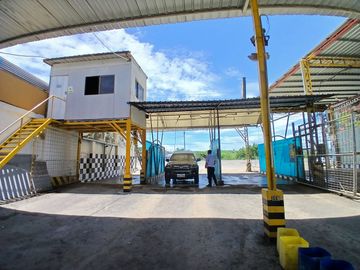VENTA NEGOCIO DE MODERNA LAVADORA, SANTA ELENA
