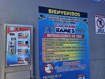 VENTA NEGOCIO DE MODERNA LAVADORA, SANTA ELENA