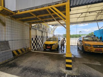 VENTA NEGOCIO DE MODERNA LAVADORA, SANTA ELENA
