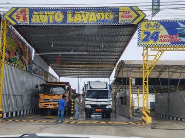 VENTA NEGOCIO DE MODERNA LAVADORA, SANTA ELENA