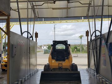 VENTA NEGOCIO DE MODERNA LAVADORA, SANTA ELENA