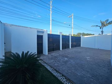 Vive o Invierte en Ciudad Caucel – Casa en Venta sobre Avenida Principal