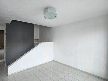 Vive o Invierte en Ciudad Caucel – Casa en Venta sobre Avenida Principal
