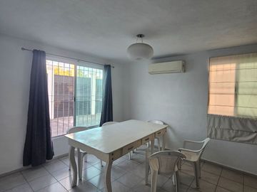 Vive o Invierte en Ciudad Caucel – Casa en Venta sobre Avenida Principal