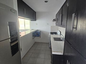 Vive o Invierte en Ciudad Caucel – Casa en Venta sobre Avenida Principal