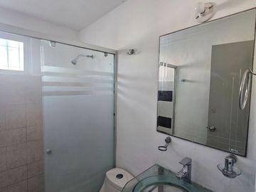 Vive o Invierte en Ciudad Caucel – Casa en Venta sobre Avenida Principal