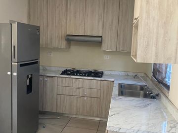 CASA EN VENTA, ACCESO CONTROLADO, NORPONIENTE, AREA COMUN CON ALBERCA