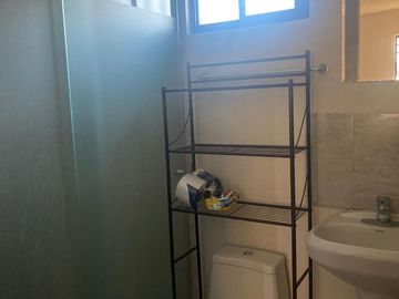 CASA EN VENTA, ACCESO CONTROLADO, NORPONIENTE, AREA COMUN CON ALBERCA
