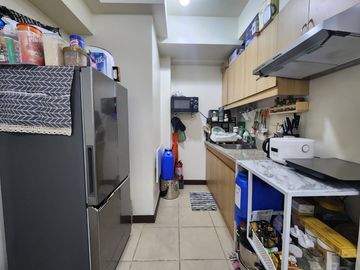 Brixton Place 2BR Two Bedroom with Parking near BGC FOR SALE WC202