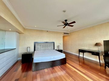 For Sale: Condominium Unit located at Discovery Primea Ayala Avenue, Makati City