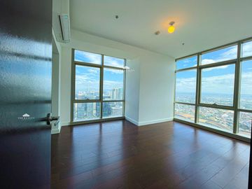 FOR SALE: HIGH-FLOOR UNIT located at West Gallery Place, BGC, Taguig City
