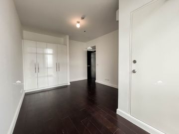 FOR SALE: HIGH-FLOOR UNIT located at West Gallery Place, BGC, Taguig City