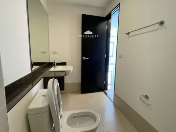 FOR SALE: HIGH-FLOOR UNIT located at West Gallery Place, BGC, Taguig City