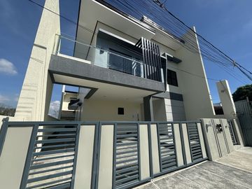 Stylish 3-Bedroom Smart Home in Town & Country West, Molino, Bacoor – ₱12,700,000
