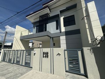 Stylish 3-Bedroom Smart Home in Town & Country West, Molino, Bacoor – ₱12,700,000
