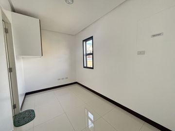 Stylish 3-Bedroom Smart Home in Town & Country West, Molino, Bacoor – ₱12,700,000