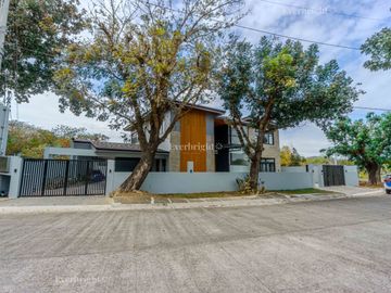 5BR HOUSE & LOT; MANILA SOUTHWOODS; CARMONA, CAVITE - FOR SALE