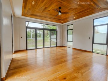 5BR HOUSE & LOT; MANILA SOUTHWOODS; CARMONA, CAVITE - FOR SALE