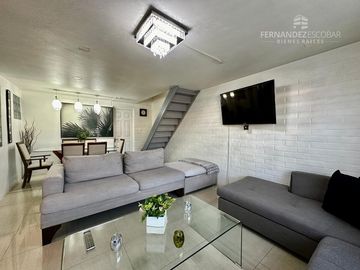 SAN FELIPE - VENDE CASA DE DOS PISOS 2D 1B 2E VILLA LA ESTANCIA
