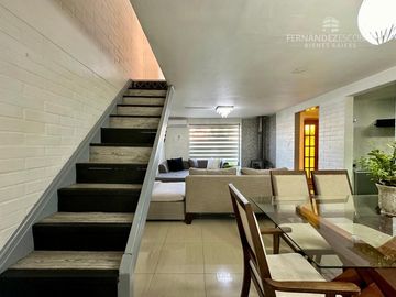 SAN FELIPE - VENDE CASA DE DOS PISOS 2D 1B 2E VILLA LA ESTANCIA