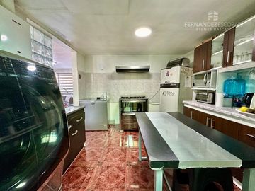 SAN FELIPE - VENDE CASA DE DOS PISOS 2D 1B 2E VILLA LA ESTANCIA