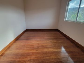 VENTA DE CASA DOS DEPARTAMENTOS GUALACEO