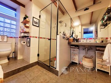Exclusivo Duplex Frente a Parque y Terraza: a Una Cuadras de Monte Umbroso