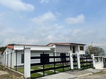 SE VENDE CABAÑA CHINACOTA