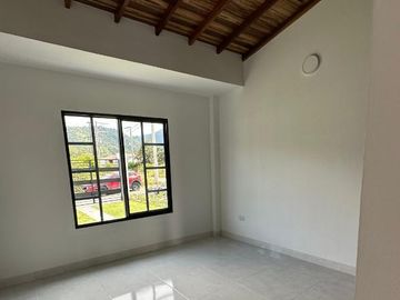 SE VENDE CABAÑA CHINACOTA