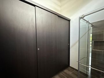 SE VENDE CABAÑA CHINACOTA