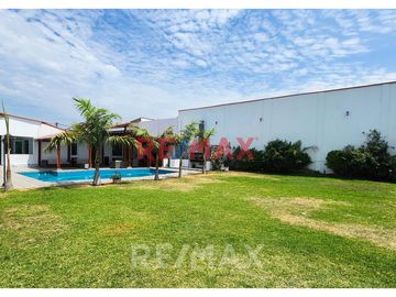 Se Alquila Amplia Casa De Lujo Con Piscina En La Molina