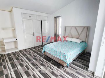 Se Alquila Amplia Casa De Lujo Con Piscina En La Molina