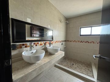 CASA EN VENTA EN FRACC. QUINTAS DE ANDALUS CARRETERA PASO DEL TORO, VER.
