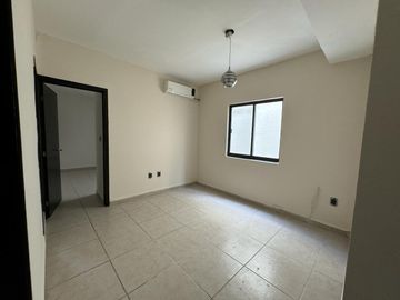 CASA EN VENTA EN FRACC. QUINTAS DE ANDALUS CARRETERA PASO DEL TORO, VER.