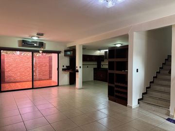 CASA EN VENTA EN FRACC. QUINTAS DE ANDALUS CARRETERA PASO DEL TORO, VER.